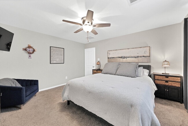 Building Photo - Charming 4-Bed Home with Granite Elegance in Sugar Land