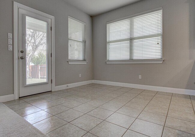 Building Photo - 5821 Viejo Dr