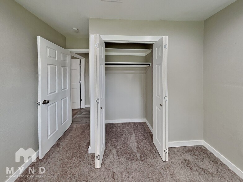 Building Photo - 3732 Farm Field Ln