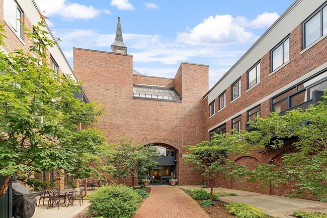 Building Photo - 100 Keyes Rd