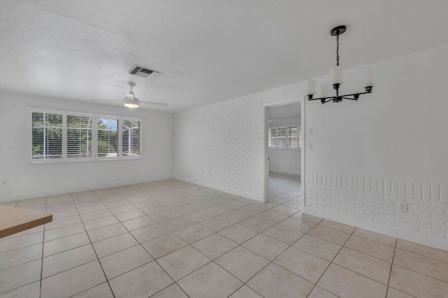 Building Photo - 656 Binnacle Dr