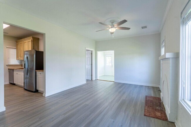 Building Photo - 1716 Mercer Ave