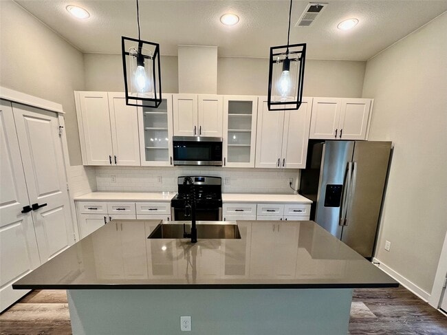 Building Photo - 6712 Parker Oaks Ln