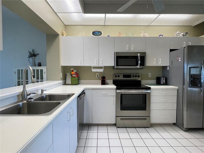 Building Photo - 7872 Sailboat Key Blvd S