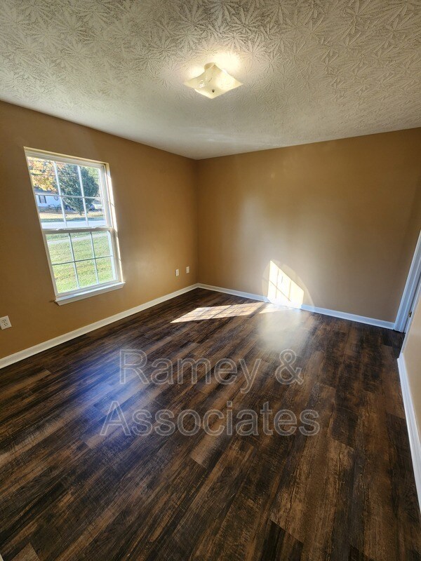 Building Photo - 219 Highland Blvd