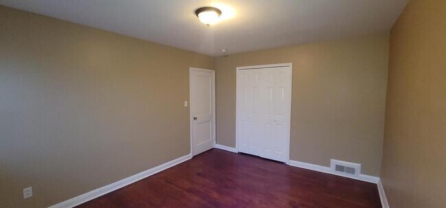 Building Photo - 5928 Hillen Rd