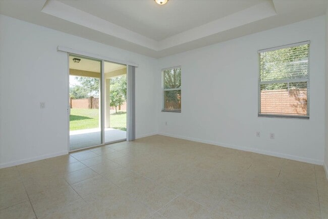 Building Photo - Immaculate Move-In Ready 3-Bedroom Home wi...