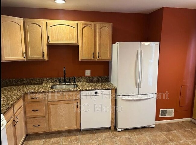 Building Photo - 1406 Carrollsburg Pl SW
