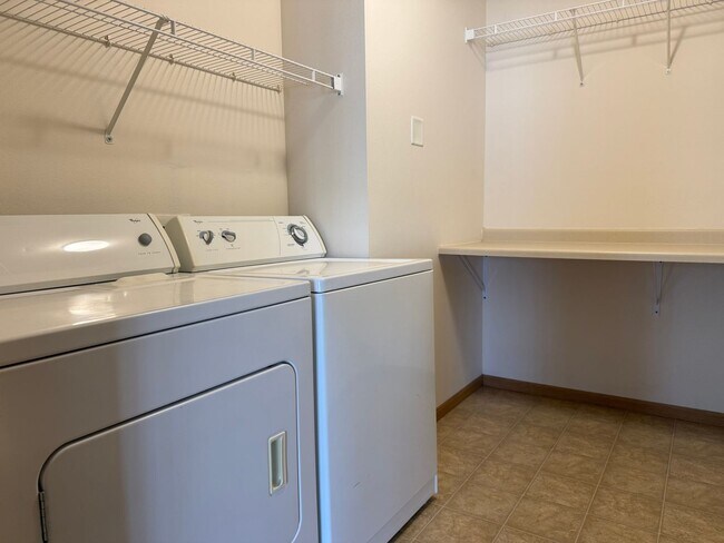 Building Photo - 4431 Calico Dr S