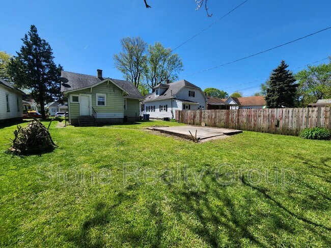 Building Photo - 1554 2nd Ave