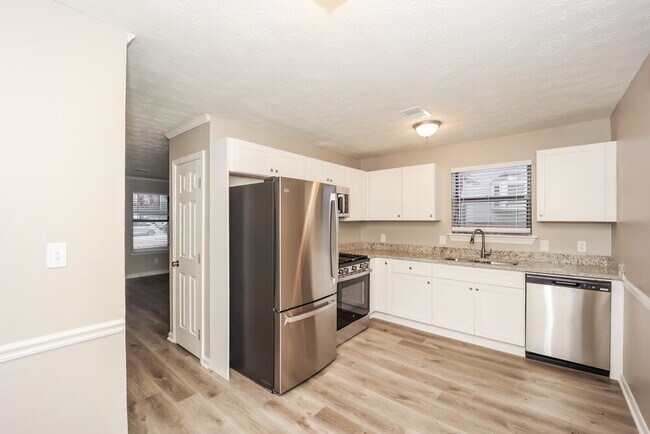 Building Photo - 8272 Canyon Forge Dr