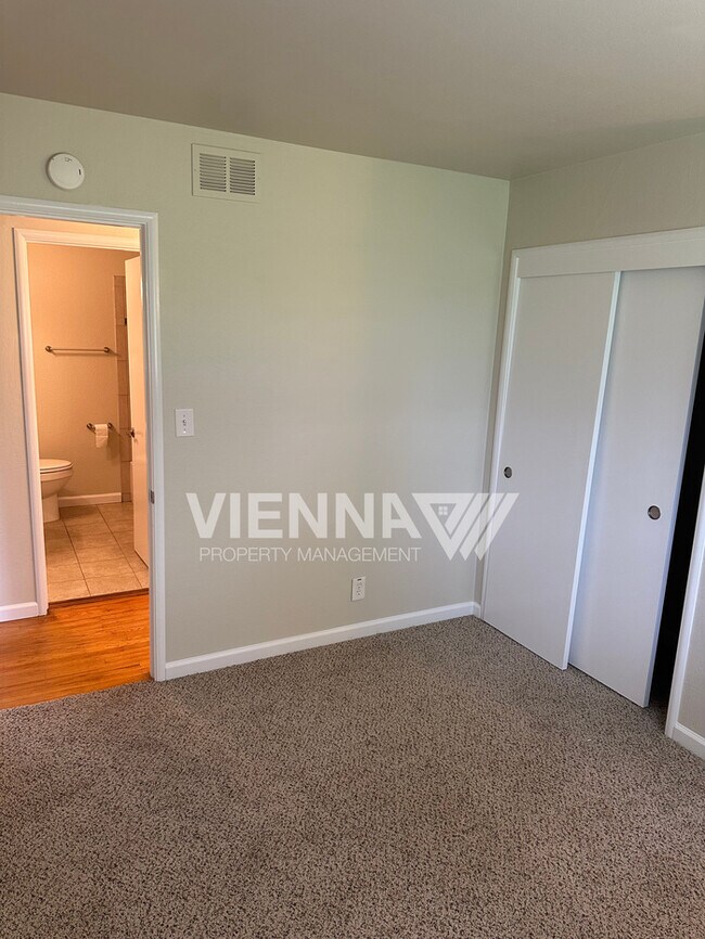 Building Photo - 5280 5th St