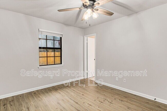 Building Photo - 4173 Ravenwood Dr