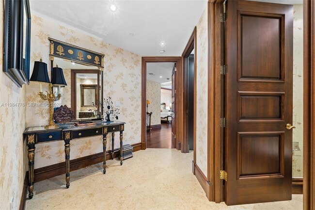 Building Photo - 16047 Collins Ave