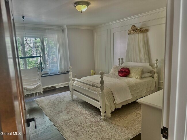 Building Photo - 9 Oakbrook Blvd