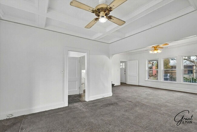 Building Photo - $1550 4 bedroom