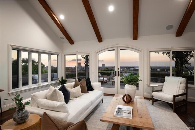 Building Photo - 2001 Yacht Resolute