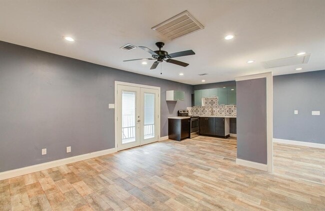 Building Photo - 724 River Plantation Dr