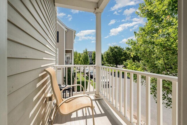 Building Photo - 3034 Meridian Cmns