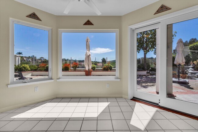 Building Photo - 12 Bergamo