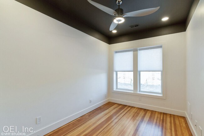 Building Photo - 3 br, 1 bath House - 321 Main Street