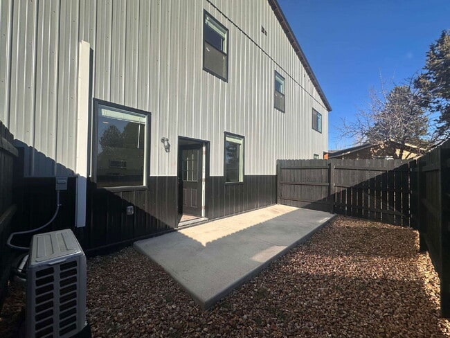 Building Photo - 20611 Independence Way