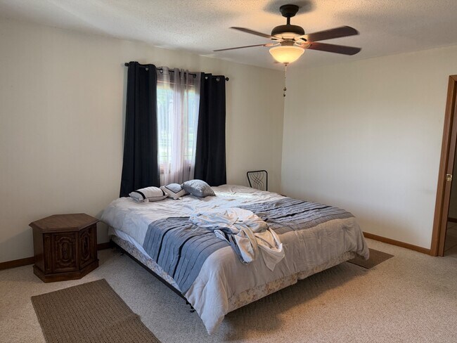 Building Photo - 54 Longview Dr