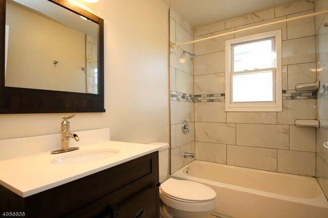 Building Photo - 515 Andria Ave