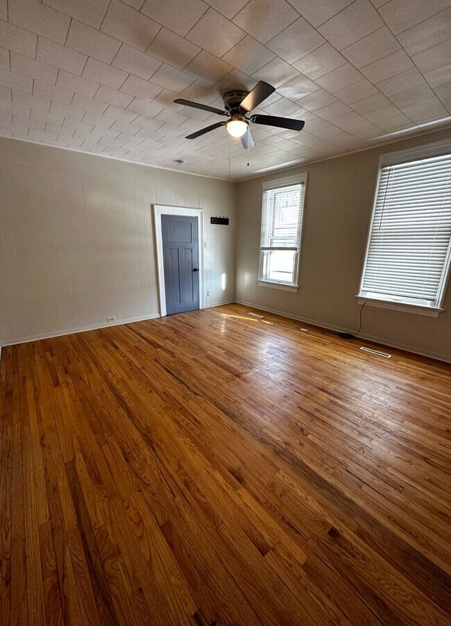 Building Photo - 2403 Stafford St