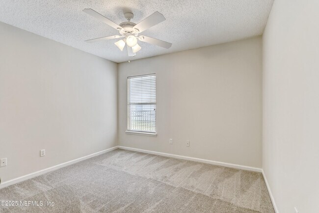 Building Photo - 749 Grand Parke Dr