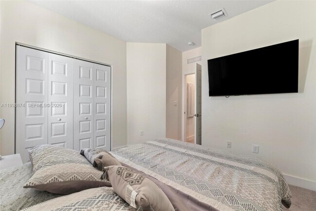 Building Photo - 8367 Central Park Blvd