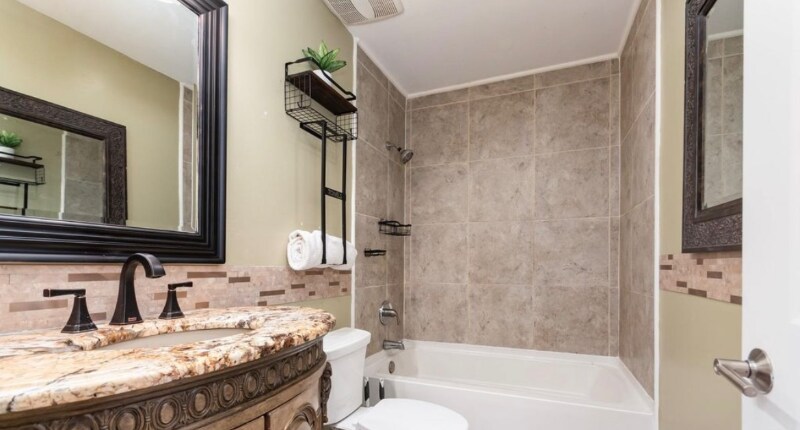 Building Photo - 544 Garfield Ave