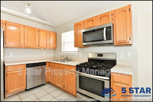 Building Photo - 12257 Robert Dahl Dr