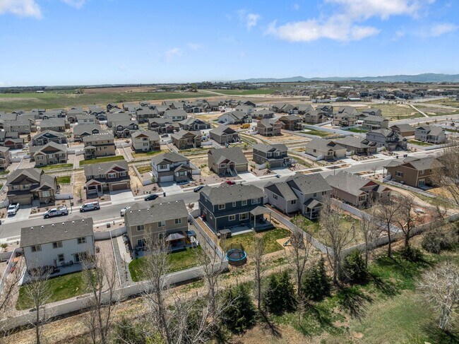 Building Photo - Spacious 4-Bedroom Home with Private Backy...