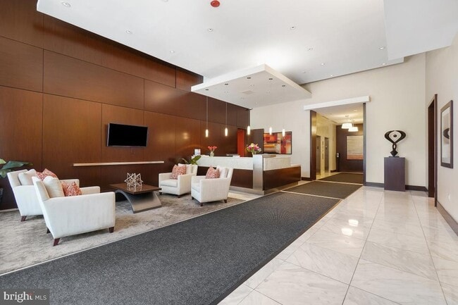 Building Photo - 475 K St NW