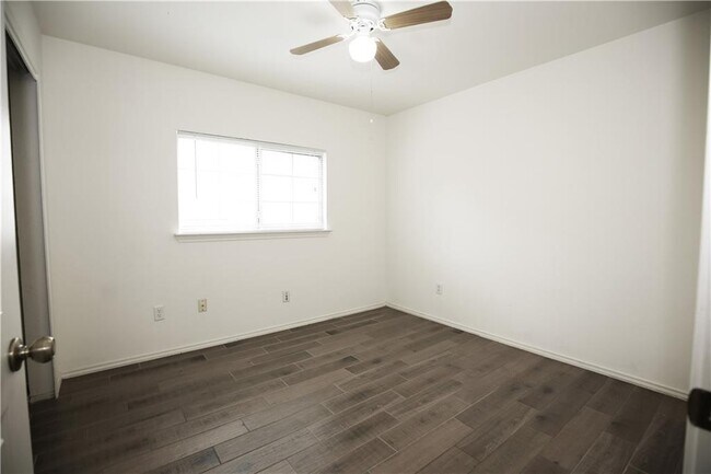 Building Photo - 1153 Apollo Cir