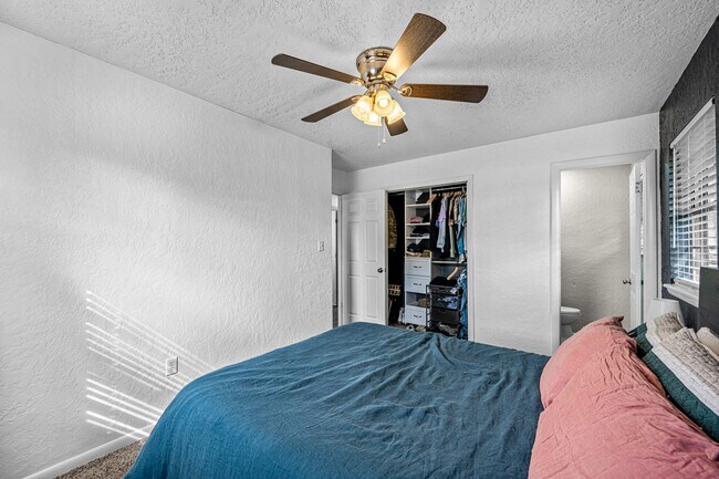 Building Photo - 140 SW 69th St