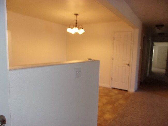 Building Photo - Family Apartment