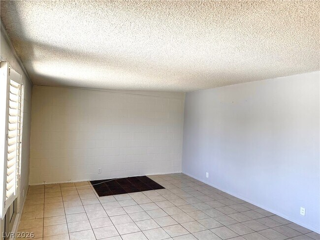 Building Photo - 4521 Pacyna St