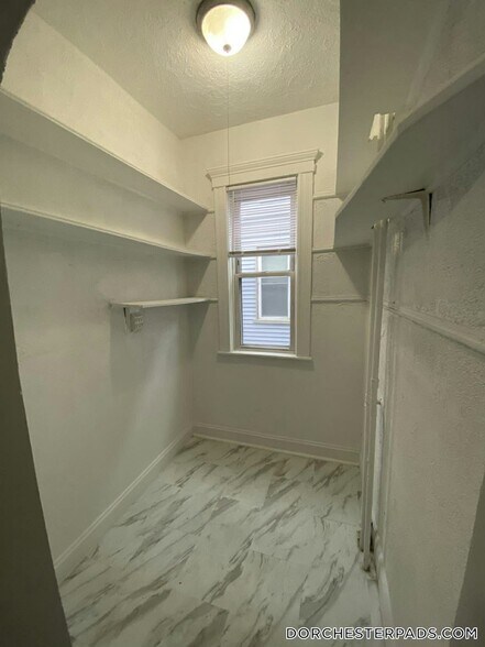 Building Photo - 39 Harwood St