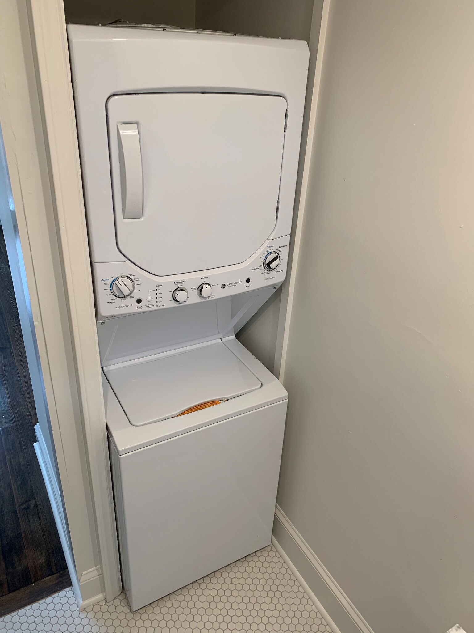 Washer/Dryer - 151 W Main St