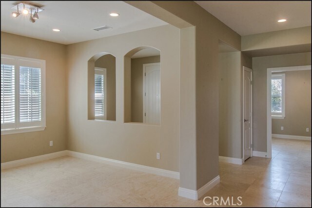 Building Photo - 47 Santa Barbara Dr