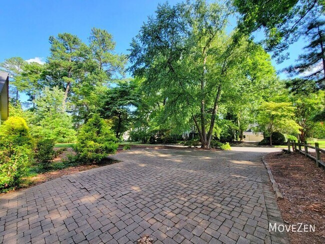 Building Photo - 6829 Greystone Dr