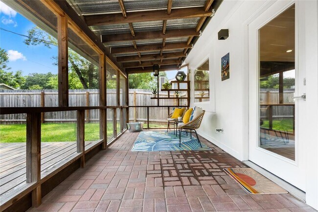 Building Photo - 5606 Honey Dew Terrace