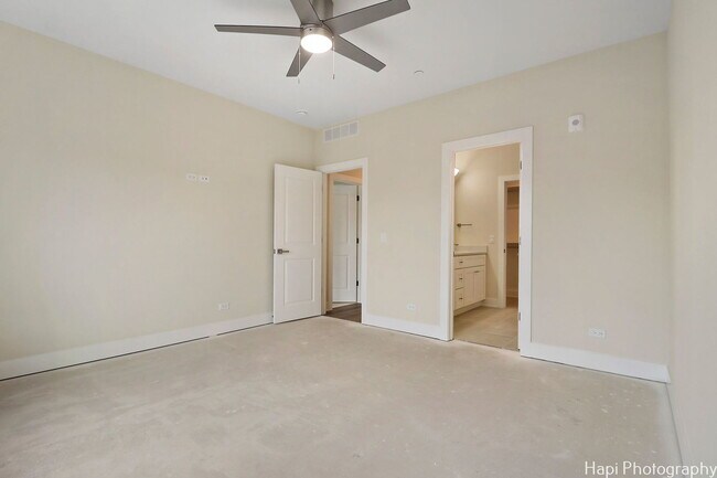 Building Photo - 319 S Glendale Ave