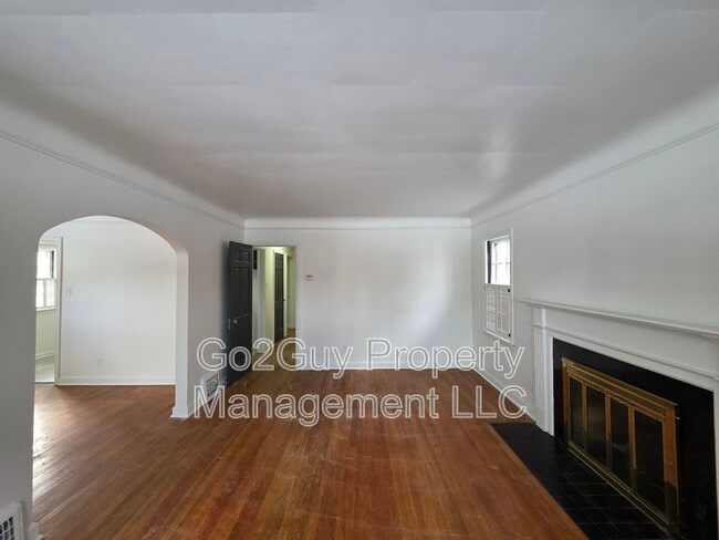 Building Photo - 3861 Bishop St