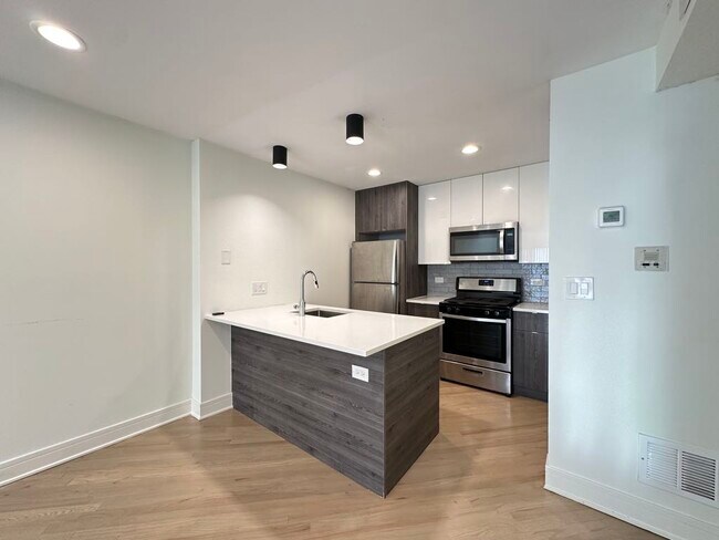 Building Photo - 949 W Grace St