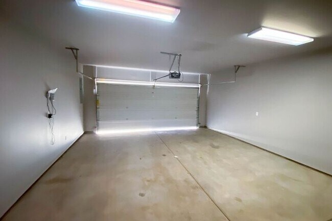 Building Photo - 7415 Nick St