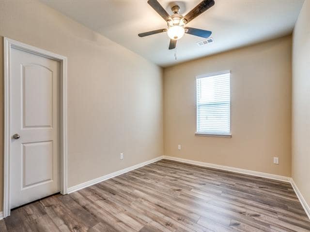 Building Photo - 233 Enchanted Way
