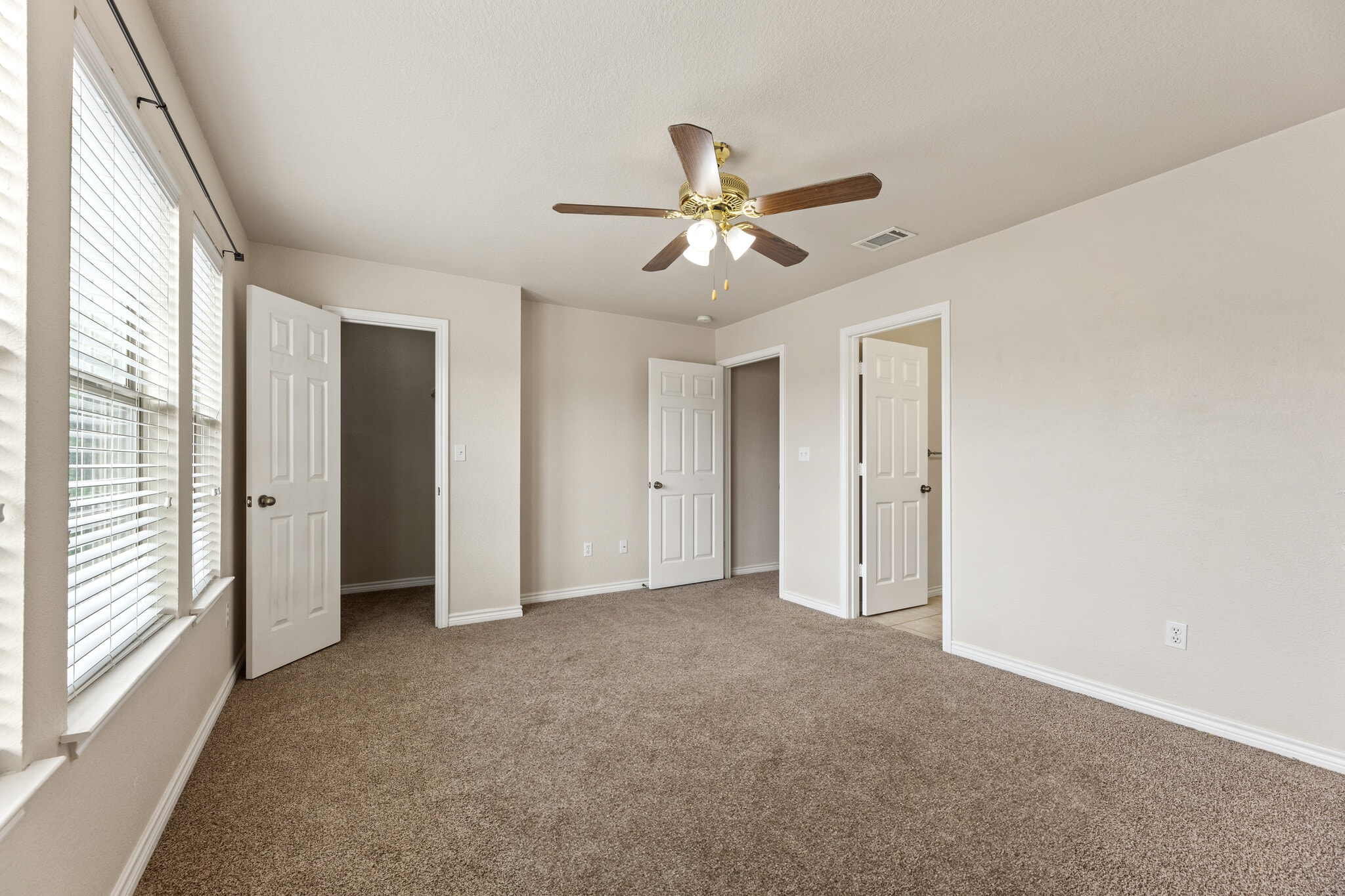 Building Photo - 123 Bolero Way
